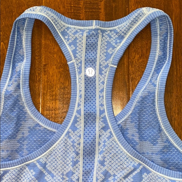 Lululemon Blue Racerback Tank Size 6 - Picture 4 of 4